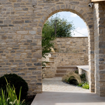 Walling Purbeck 4″ on a Bed