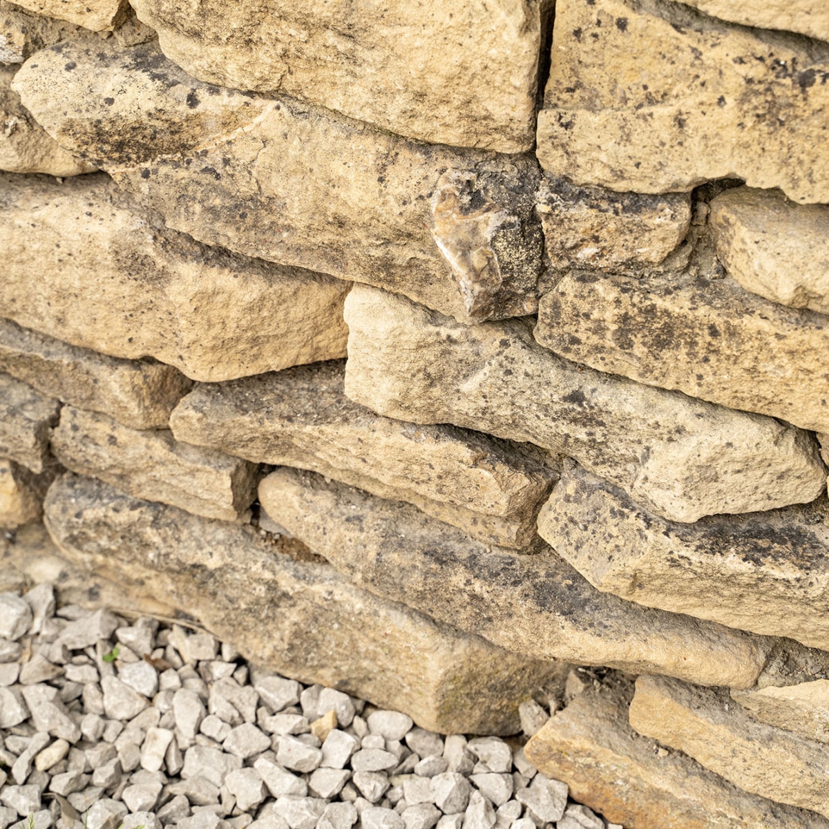 Cotswold Yellow Dry Stone Walling