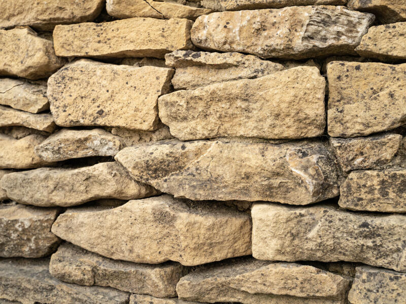Pale Yellow Dry Stone Cotswold Walling Stoneworld