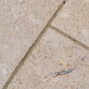 La Roche Sawn Acid-Etched Paving