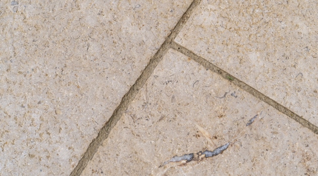 La Roche Sawn Acid-Etched Paving