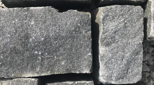 Dark-Grey-Granite-Setts-ws (1)