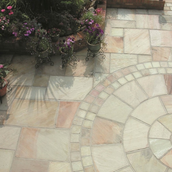 Fosil Mint patio and circle landscape