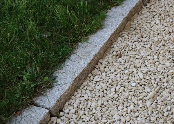 Granite-kerbstone