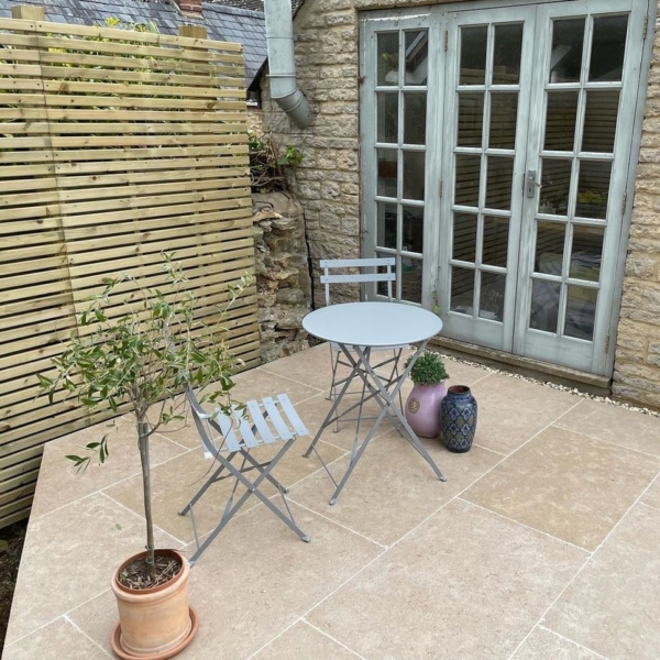 La Roche sawn acid-etched paving Stoneworld Oxfordshire 3