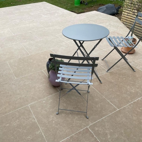 La Roche sawn acid-etched paving Stoneworld Oxfordshire 5