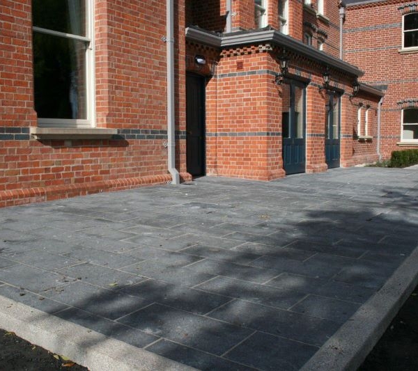 Sadlier-Irish-Blue-Limestone-Paving