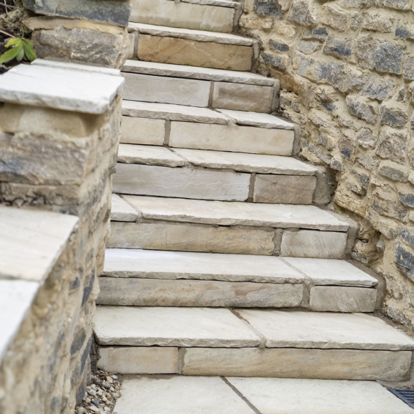 Stoneworld Purbeck walling Fossil Mint paving 17