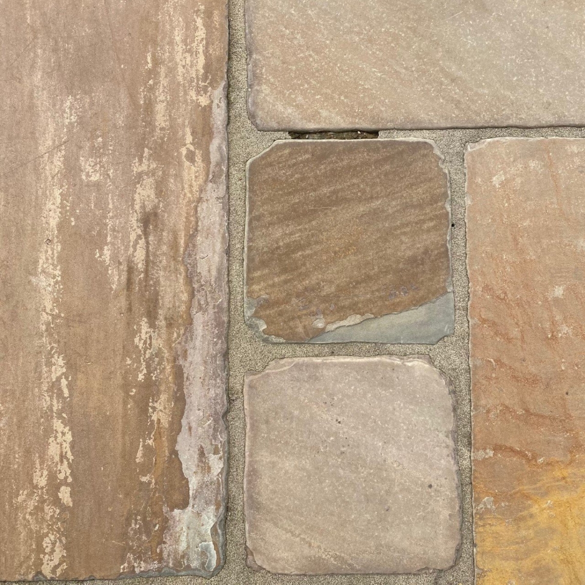 Cathedral sandstone tumbled paving