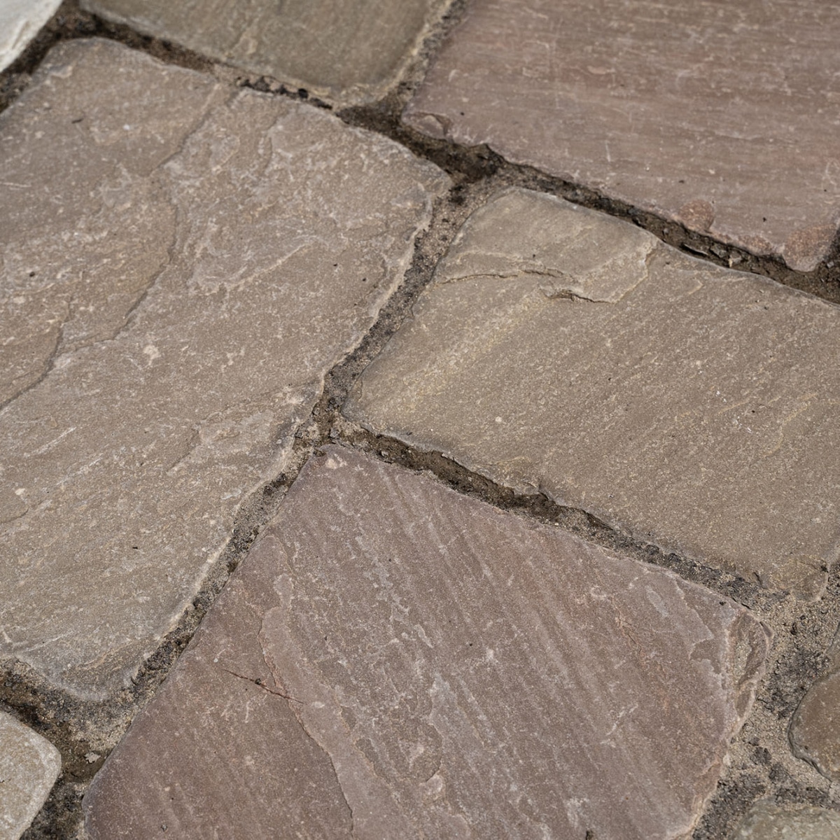 Raj Green Cobbled Paving