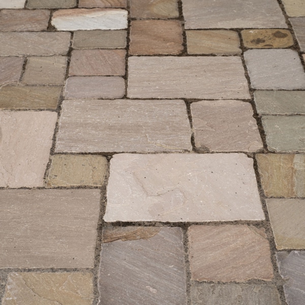 Raj Green Cobbled Paving
