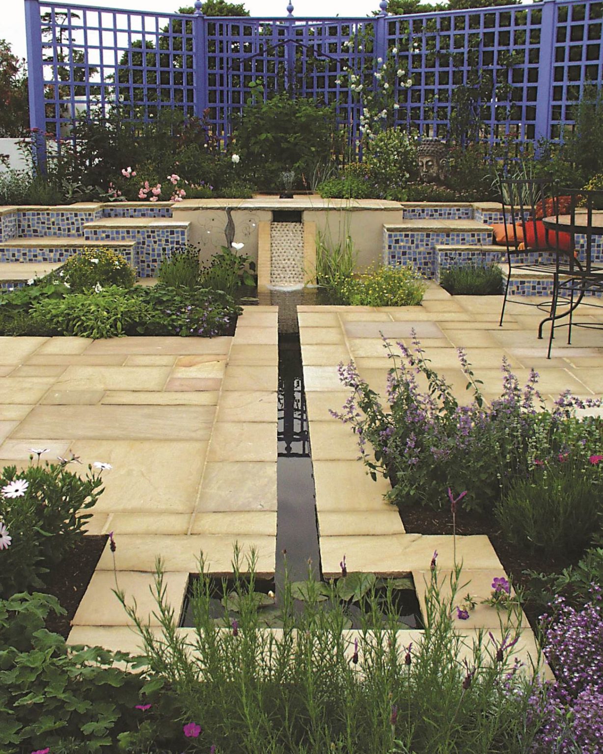 How to build a garden rill - Stoneworld Oxfordshire