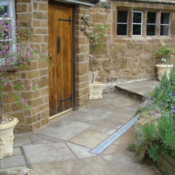 Raj Green Handcut Paving