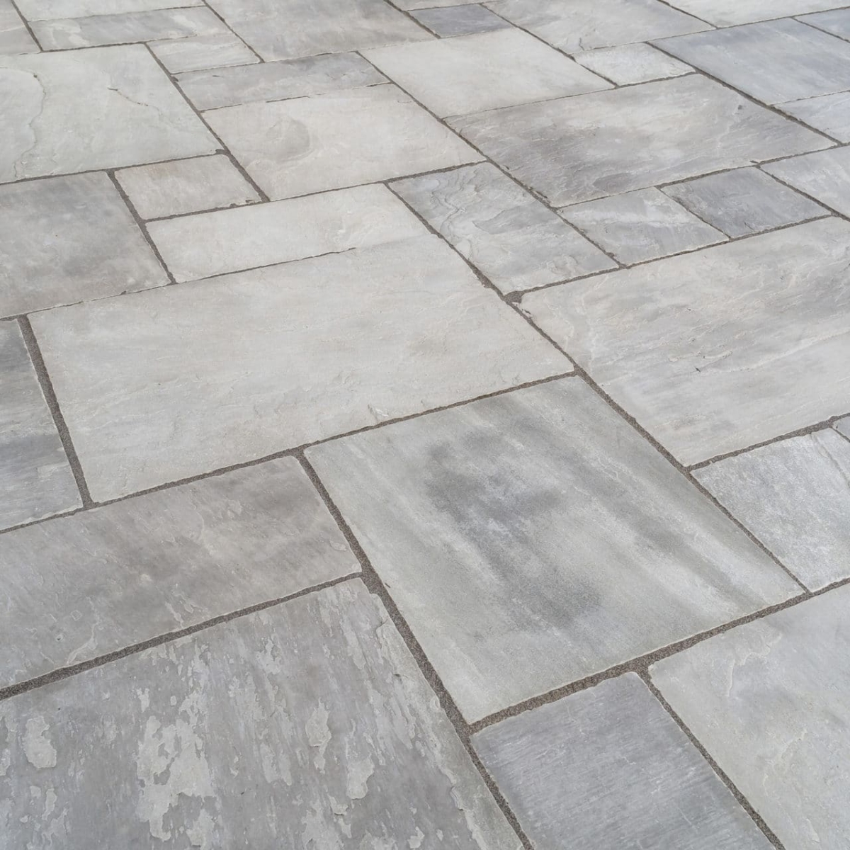 Kandla Grey Tumbled Paving