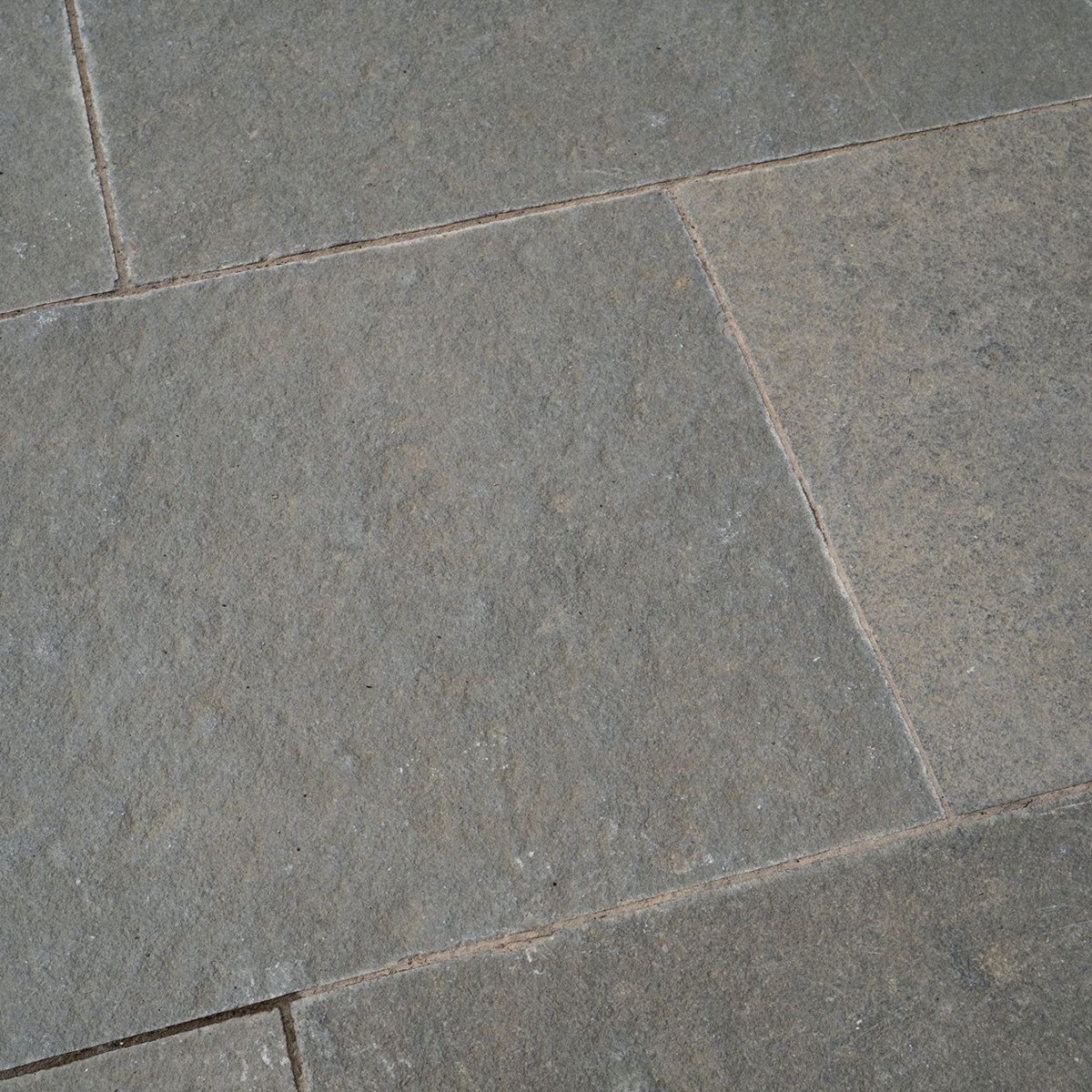 Tundra Grey Sawn