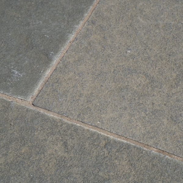 Tundra Grey Sawn