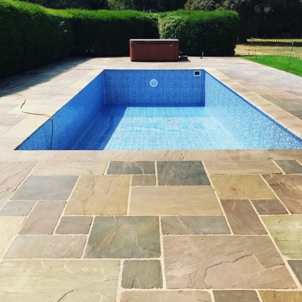 Raj Pool coping