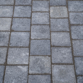 La Roche Luna Acid-Etched Tumbled Setts