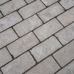 La Roche Acid-Etched Tumbled Setts