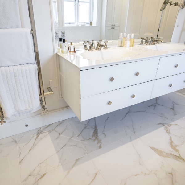 Porcelain-bathroom-flooring