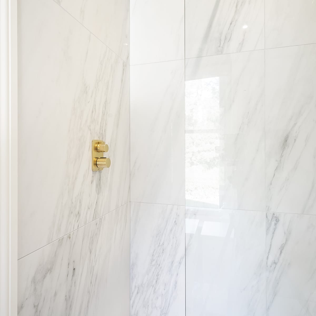 Porcelain shower wall tiles