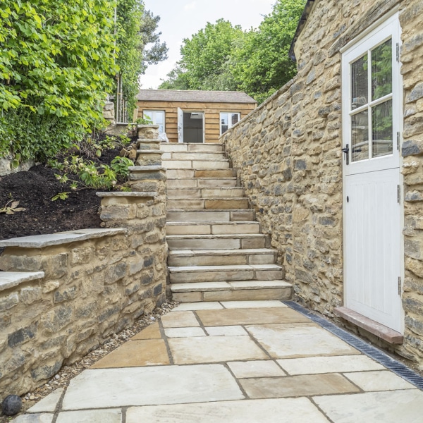 Stoneworld Purbeck walling Fossil Mint paving 16