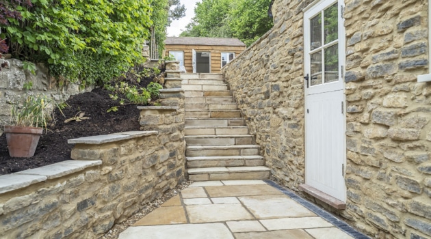 Stoneworld Purbeck walling Fossil Mint paving 16