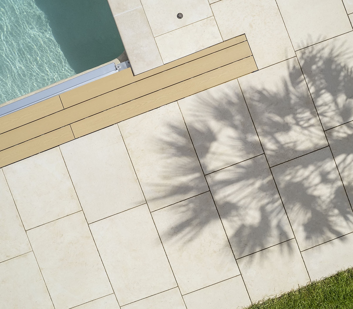 Moleanos pool copings and paving Stoneworld 5