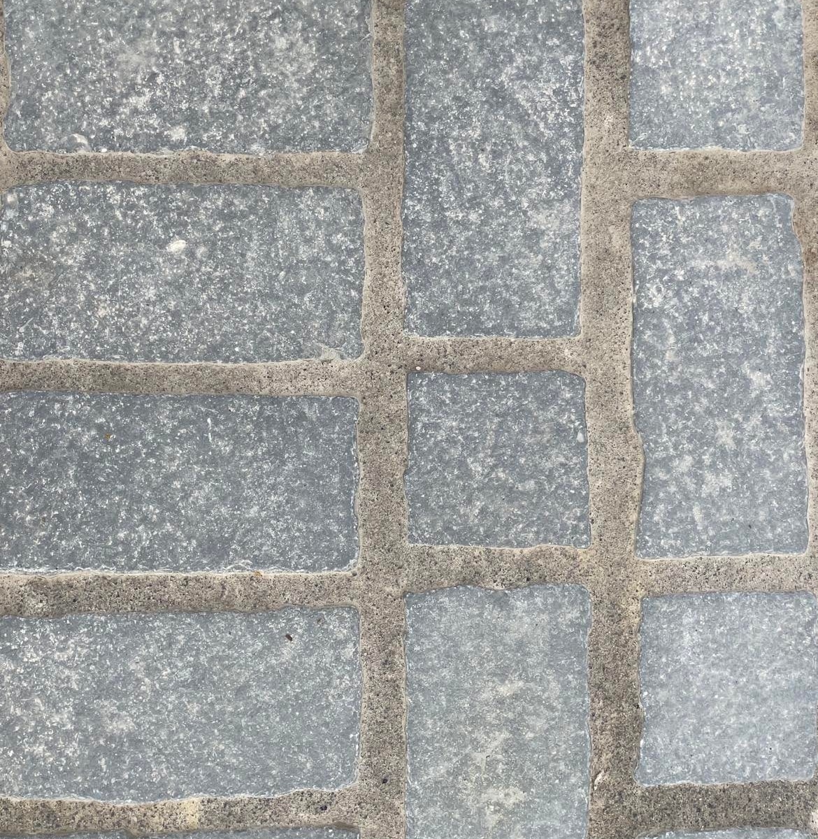 Tundra Grey Hand Cut Setts