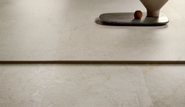 white-natural-and-white-rough-story-porcelain-630×350