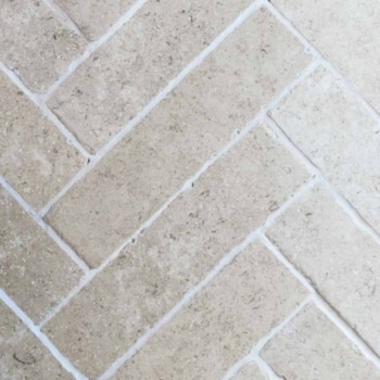 La Roche Old White Porcelain Tumbled