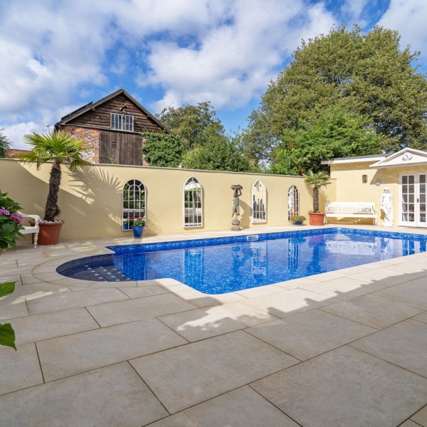 eshott beige porcelain paving