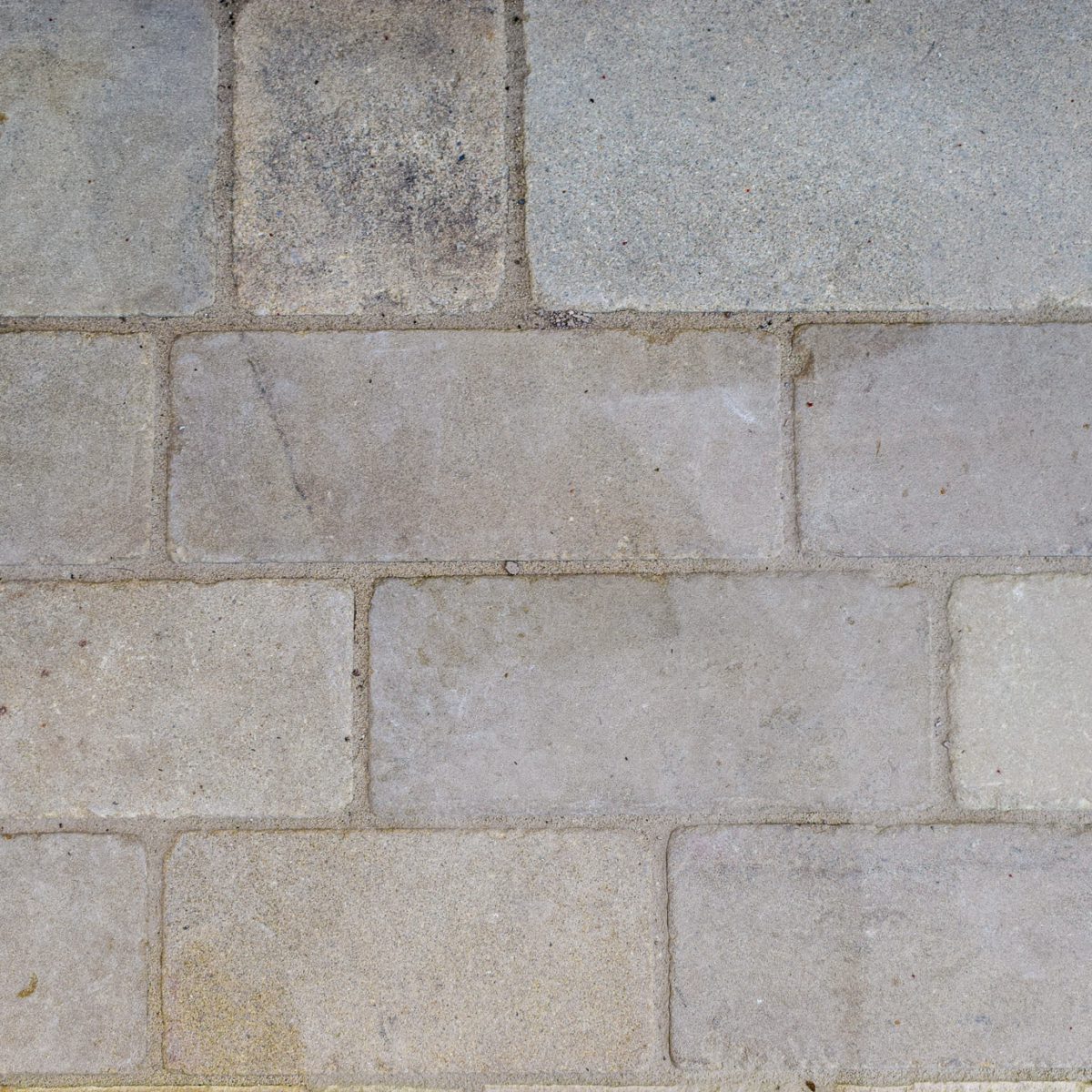 Loxley Sawn & Tumbled Yorkstone Setts